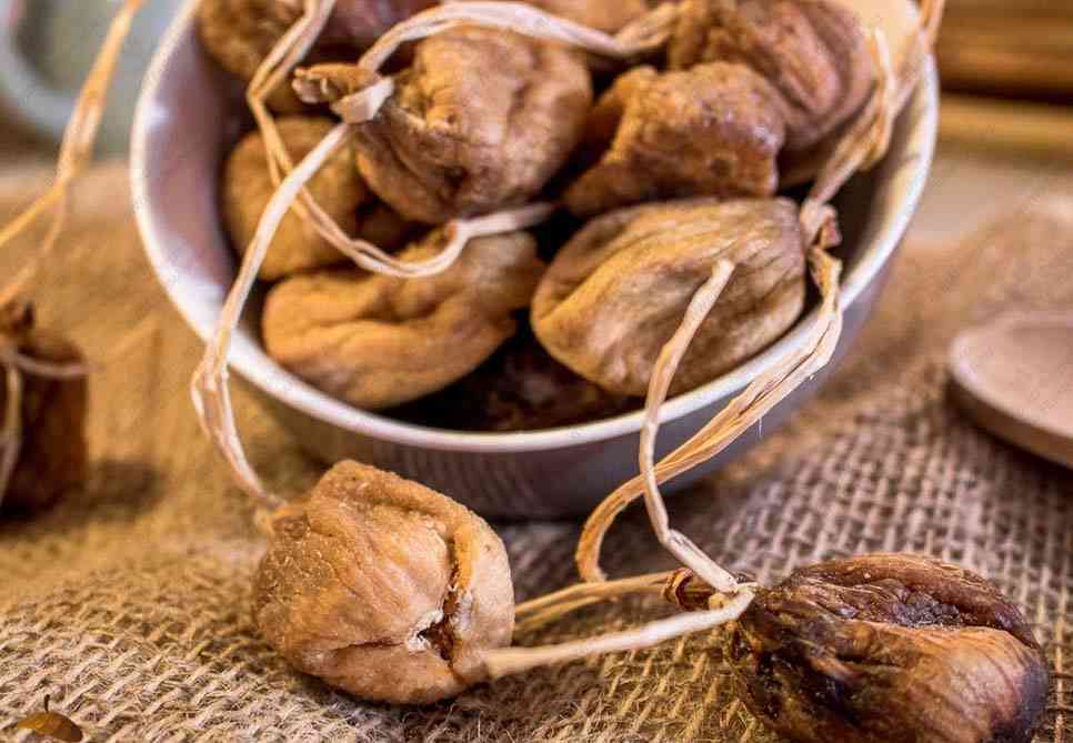 Sun dried figs price + wholesale and cheap packing specifications